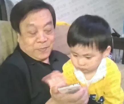 赵忠祥画的《五驴图》成交价77万元，平均每平方尺高达35万元。2020年，赵忠祥