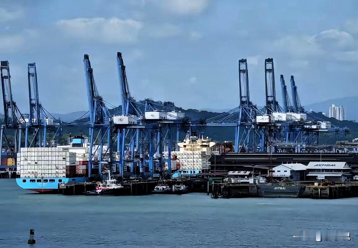 ​2月4日，长和集团正式发布公告：针对巴拿马最高法院裁定旗下子公司运营巴拿马运河