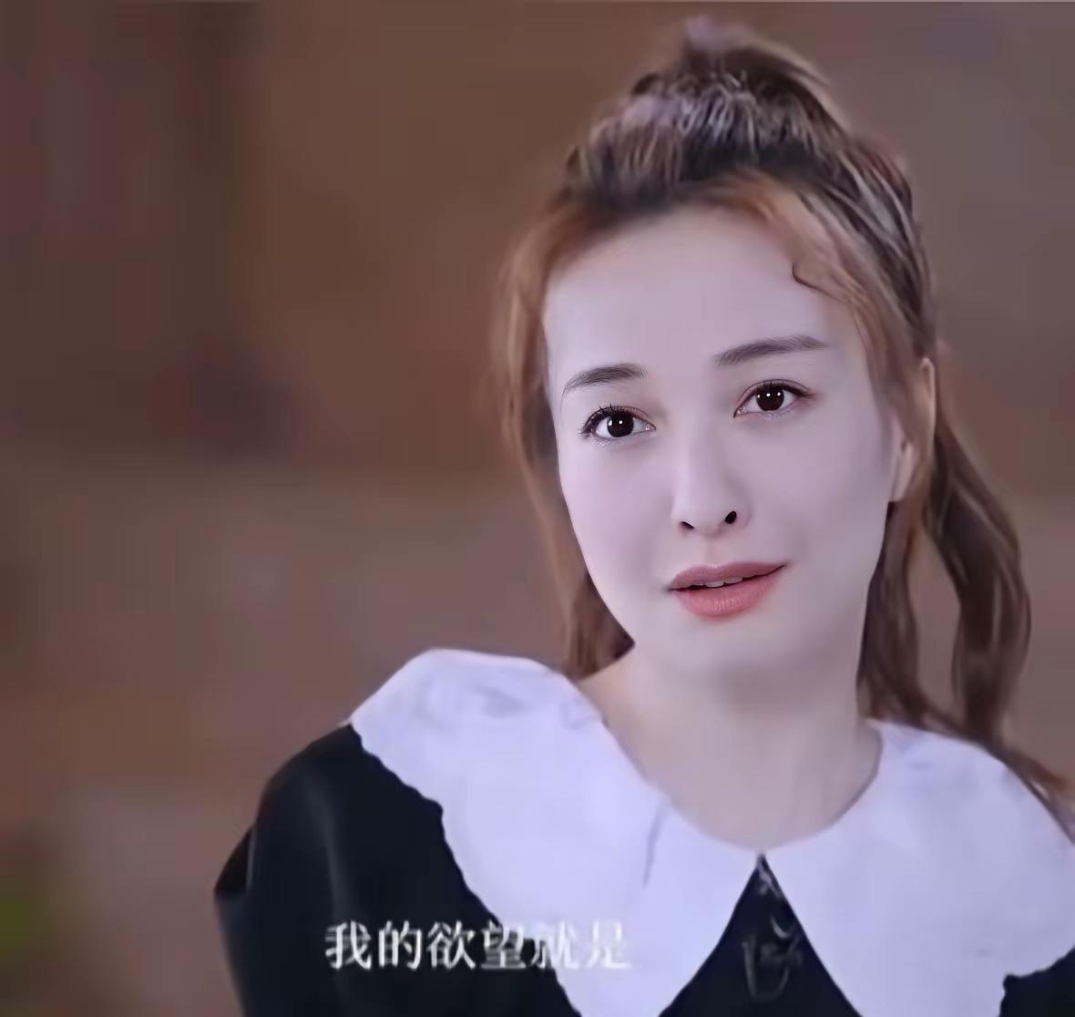 吴昕说羡慕谢娜的“无可替代”，这话听着实在，却戳中了多少职场人的心事。在易