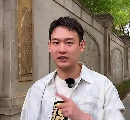 他被称为国乒最败人品前队员！背刺队友、双标孙颖莎，嘲讽樊振东。最近，他又在直播间