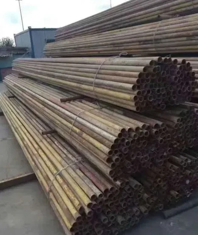 今年行情不好，我家的废品站收了一批旧钢管，2600一吨，比废铁价格高一点点，而且