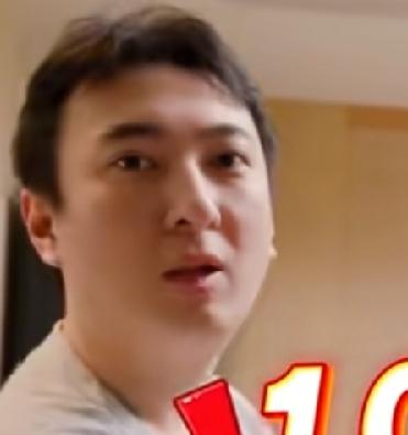 王思聪5年前电脑现值129万。买时102万，挣27万，利润27%！早知道王公
