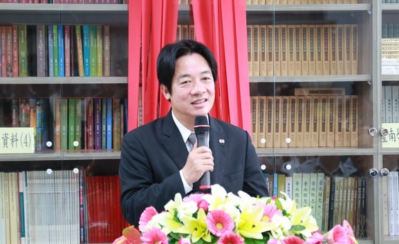 如今在台湾很难见到大陆游客了，由于赖清德疯狂洗脑，部分年轻人对大陆游客怀有异常的