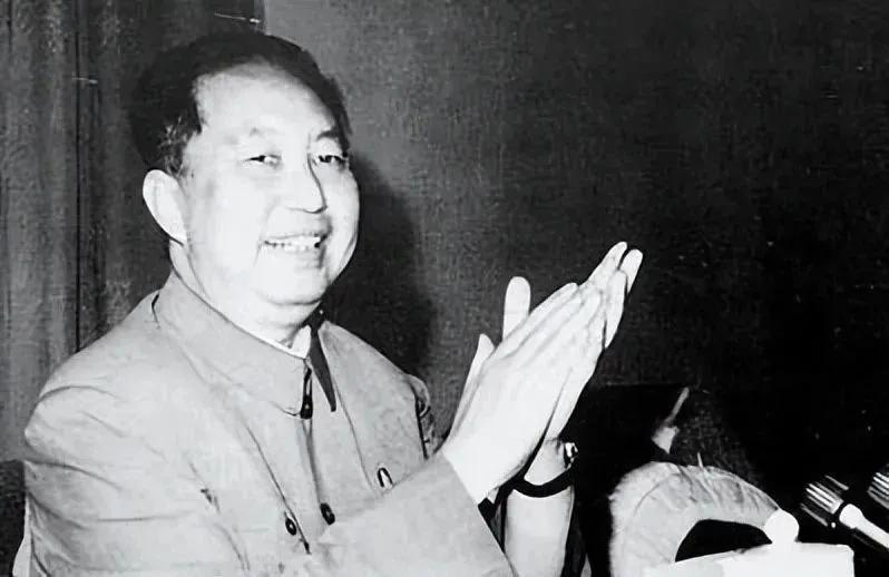 华国锋最后一次去毛主席纪念堂，临走前一句话引众人泪目！2007年12月26日