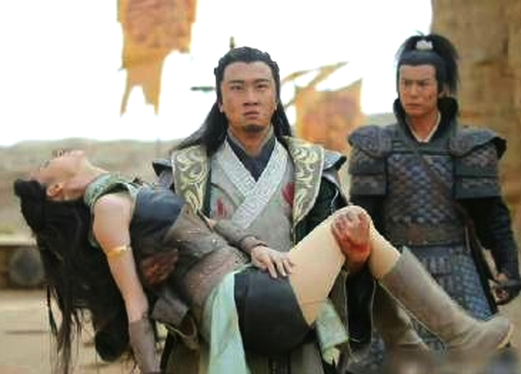 这就是为什么短剧比不上长剧的原因。。。。拍戏穿光丝袜别太离谱了