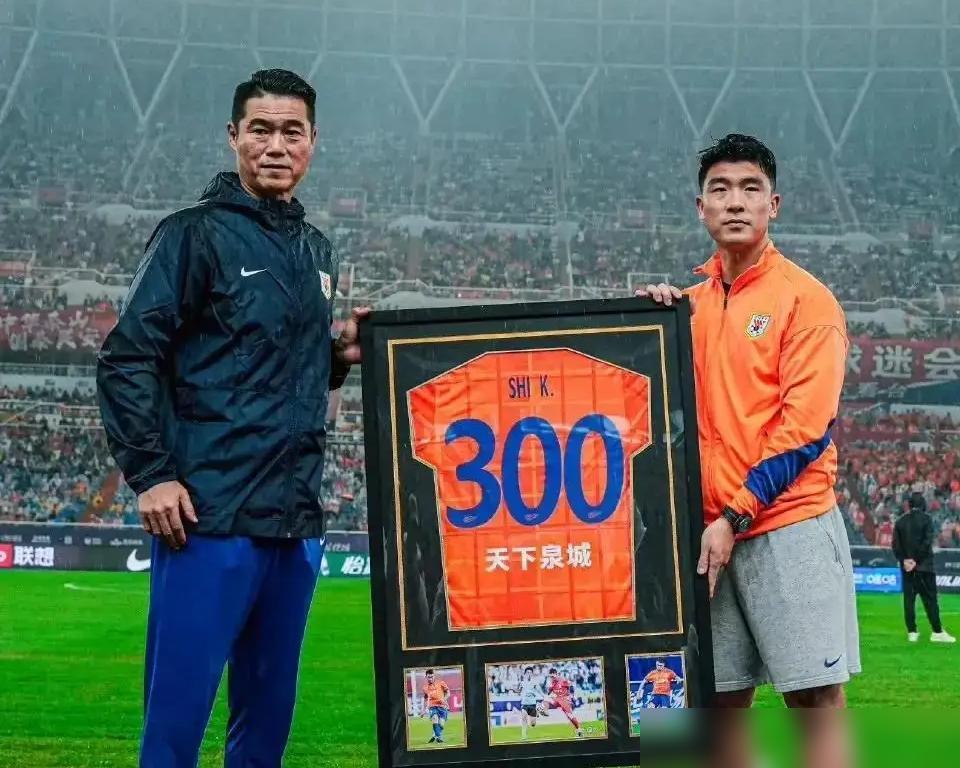 山东泰山：石柯与德尔加多！石柯与山东泰山、云南玉昆均未官宣离队或加盟，但已有媒体