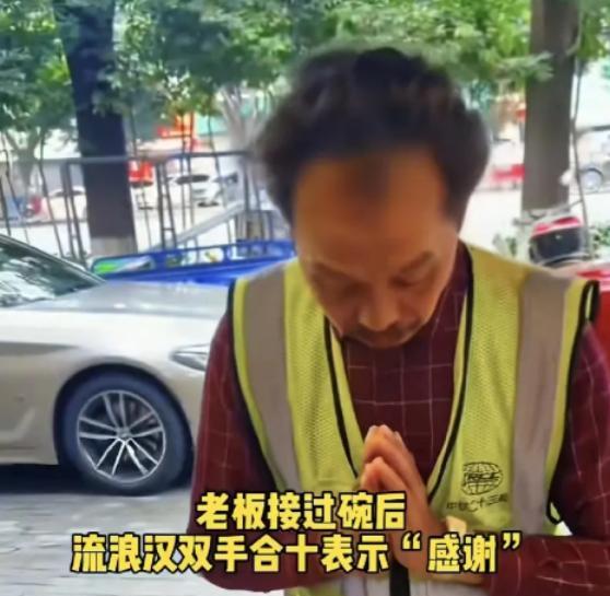 他自己没有原谅自己！2008年5月12日汶川大地震，而在这场大地震中，一名老师精
