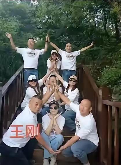 出来混迟早要还的！老王这事还没完。不光318沿线的酒店餐馆在拒他们，接下来停车