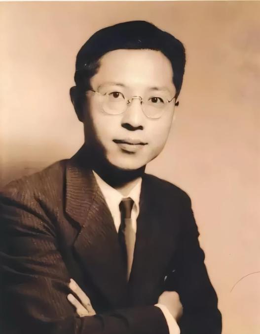 1933年，一个清华男生写了300多封情书，追到了全校最漂亮的女生。他为她写下了