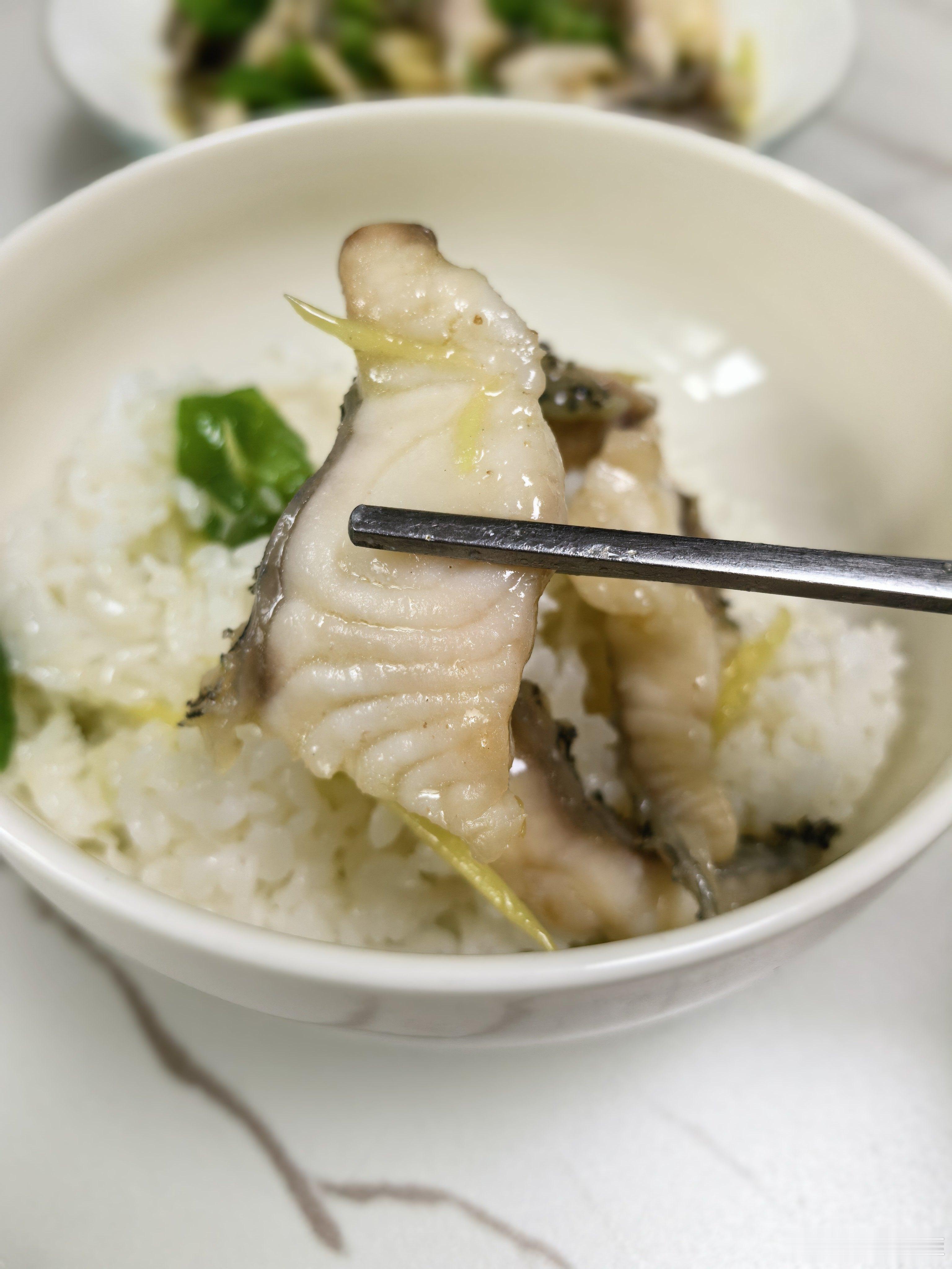 是日午餐……生炒脆肉罗非鱼片，配米饭一人食