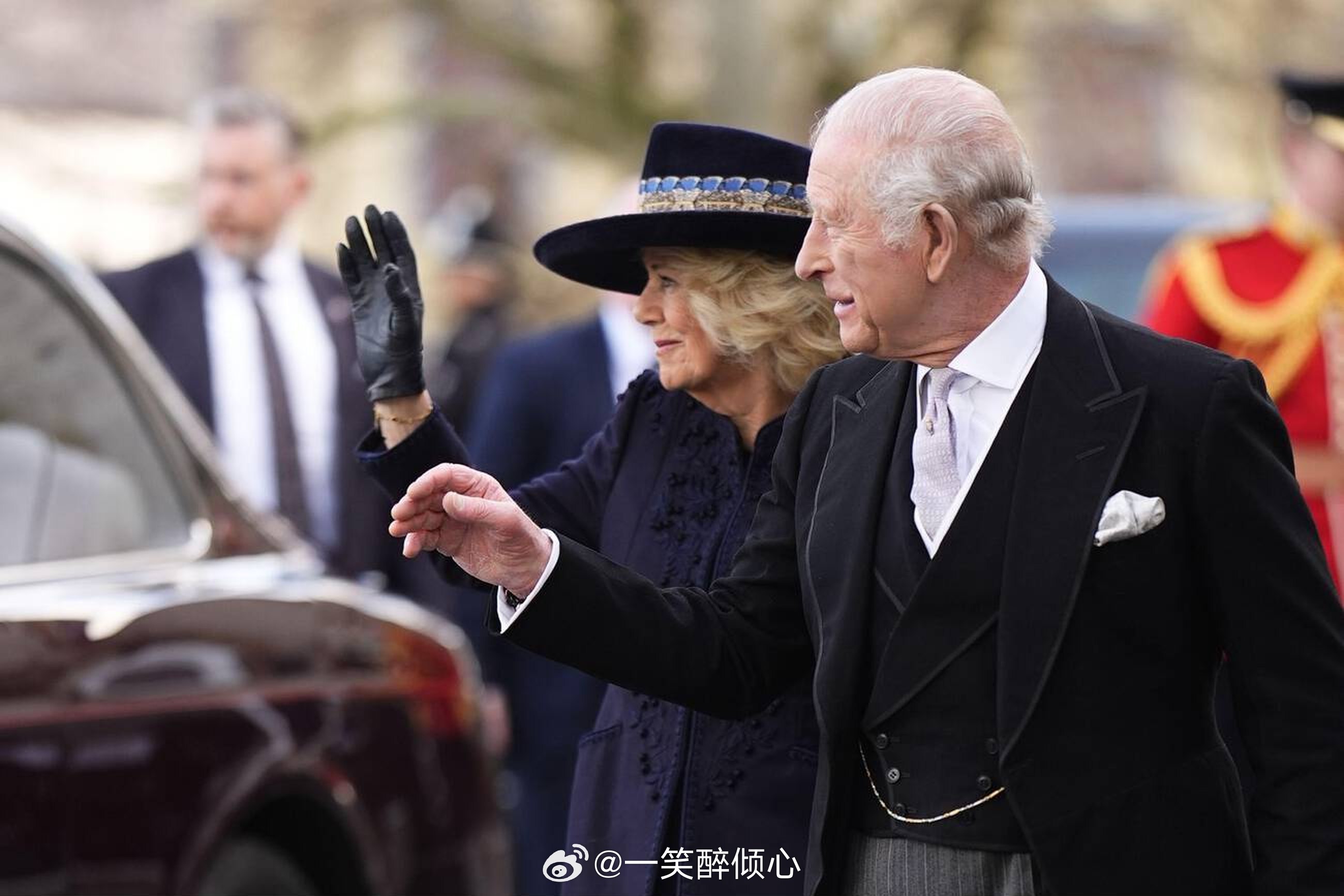 英国王室今天是耶稣受难日前夕神圣星期四，查尔斯三世和卡米拉王后在北威尔士圣阿