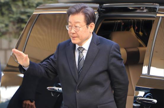 李在明还未登机访华，日韩共同抗议中国？已先和高市约好见面地点 先说说想当“