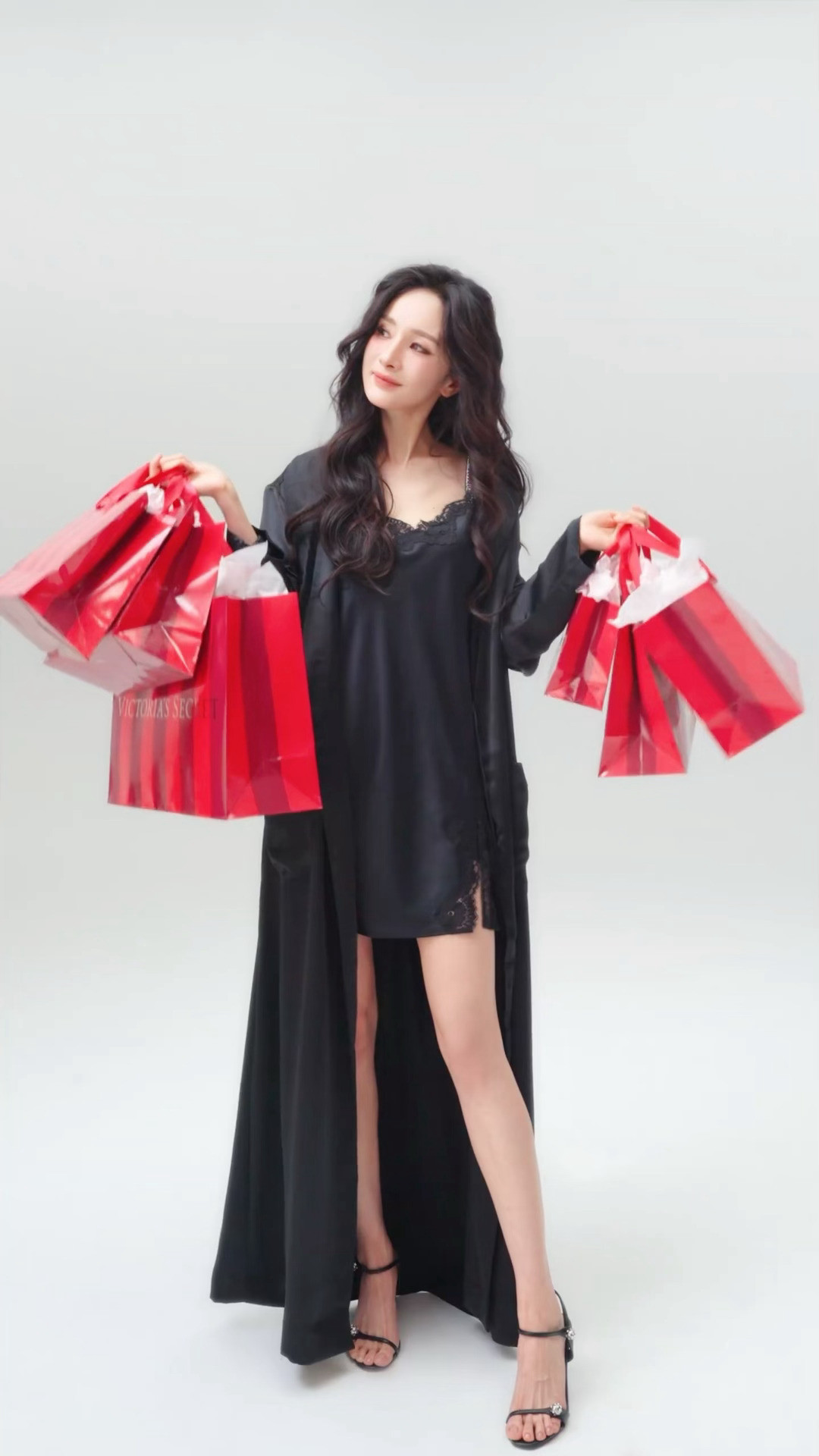 杨幂杨幂VictoriasSecret亚洲区品牌代言人满载而归🛍️的可爱姐姐