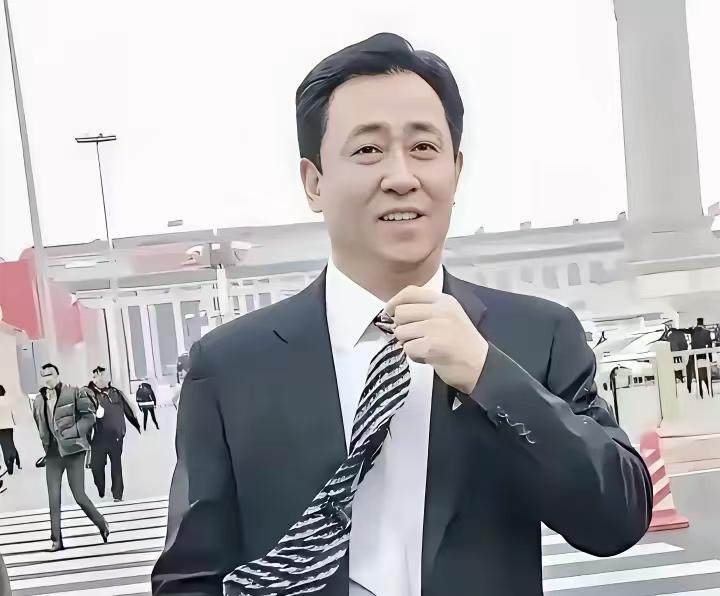 许家印当庭认罪，牢底坐穿，这个结果让人太解气了！许家印终于低头了！4月13日