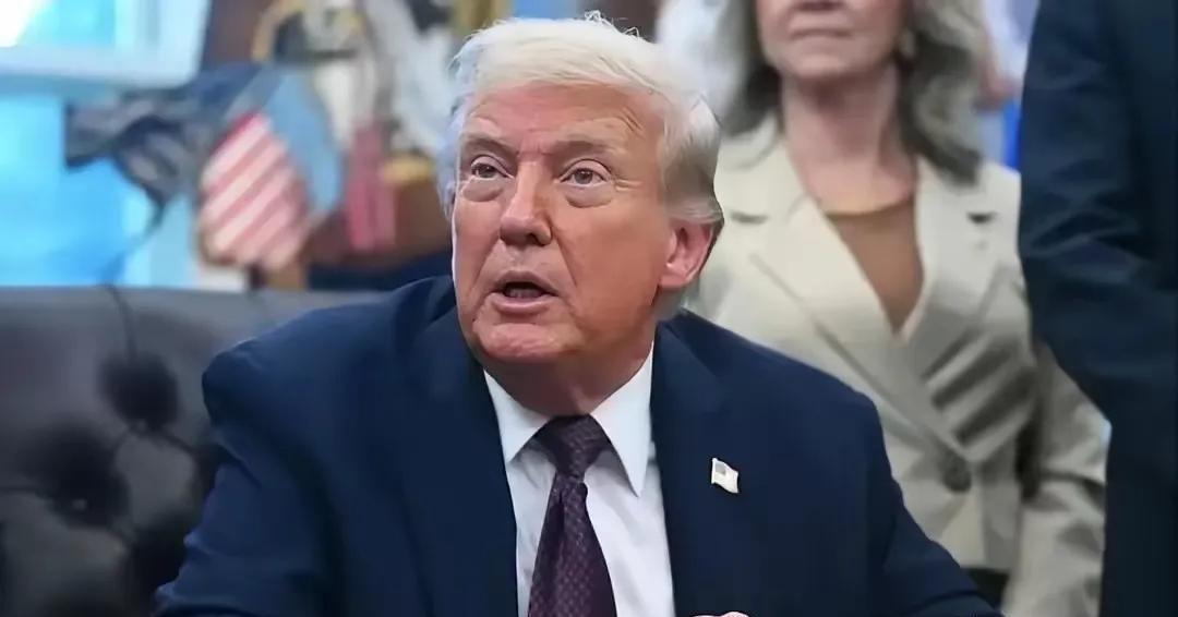 昨晚跟做国际新闻的学长吃饭，他压低声音跟我聊起这事，真的把我气笑了。中国放出可