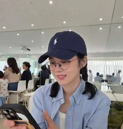 张娜拉44岁仍童颜?近照中的少女感来源