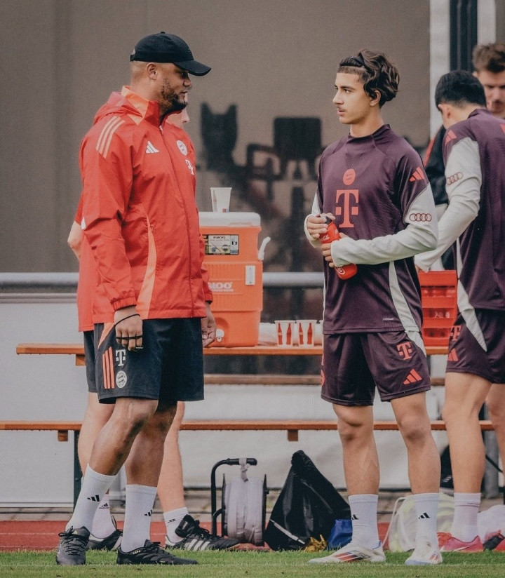 效仿尤文挖走伊尔迪兹? 米体: 米兰有意拜仁18岁天才边锋利奇纳