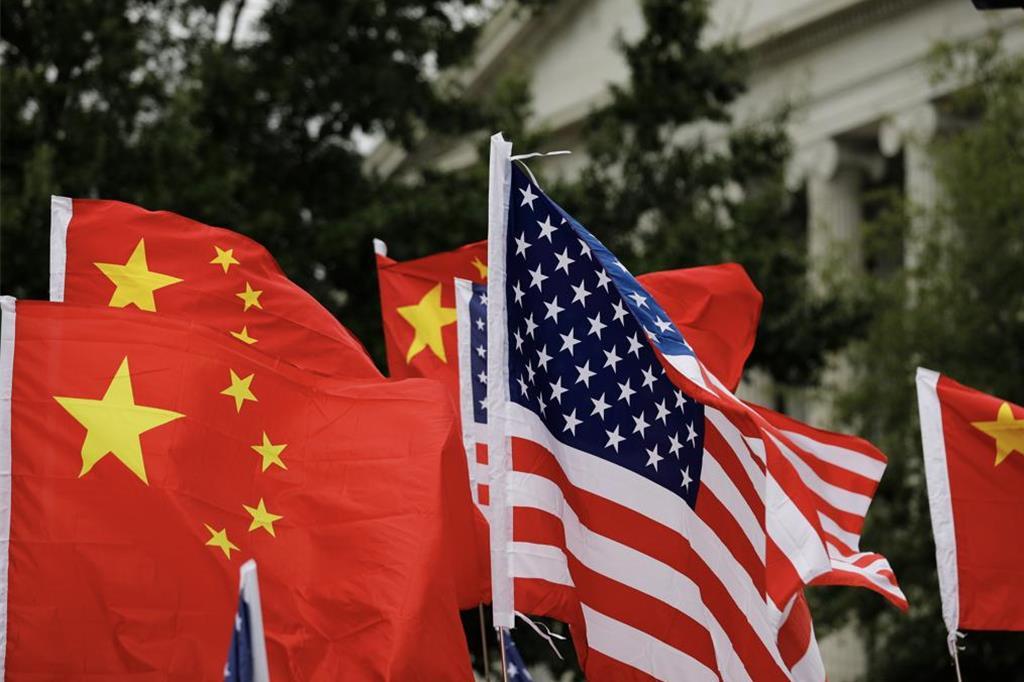 美国白宫新上任的新闻发言人扎卡里亚声称：中国连“像样的厕所”都没有！10月16日