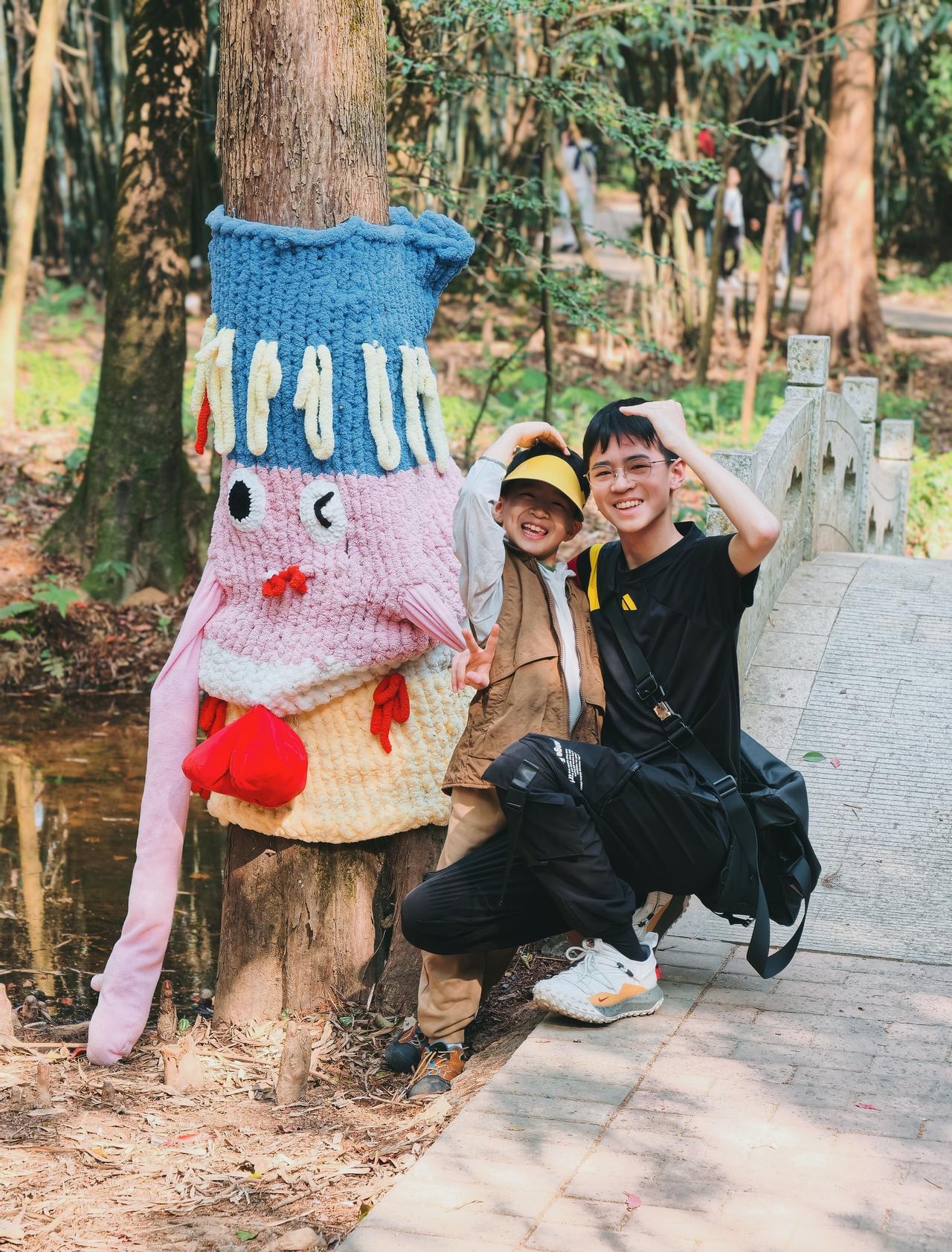 一个新路线，原本是想去咖啡店打卡发现了这个白云山的入口我们以前没有走过以前都