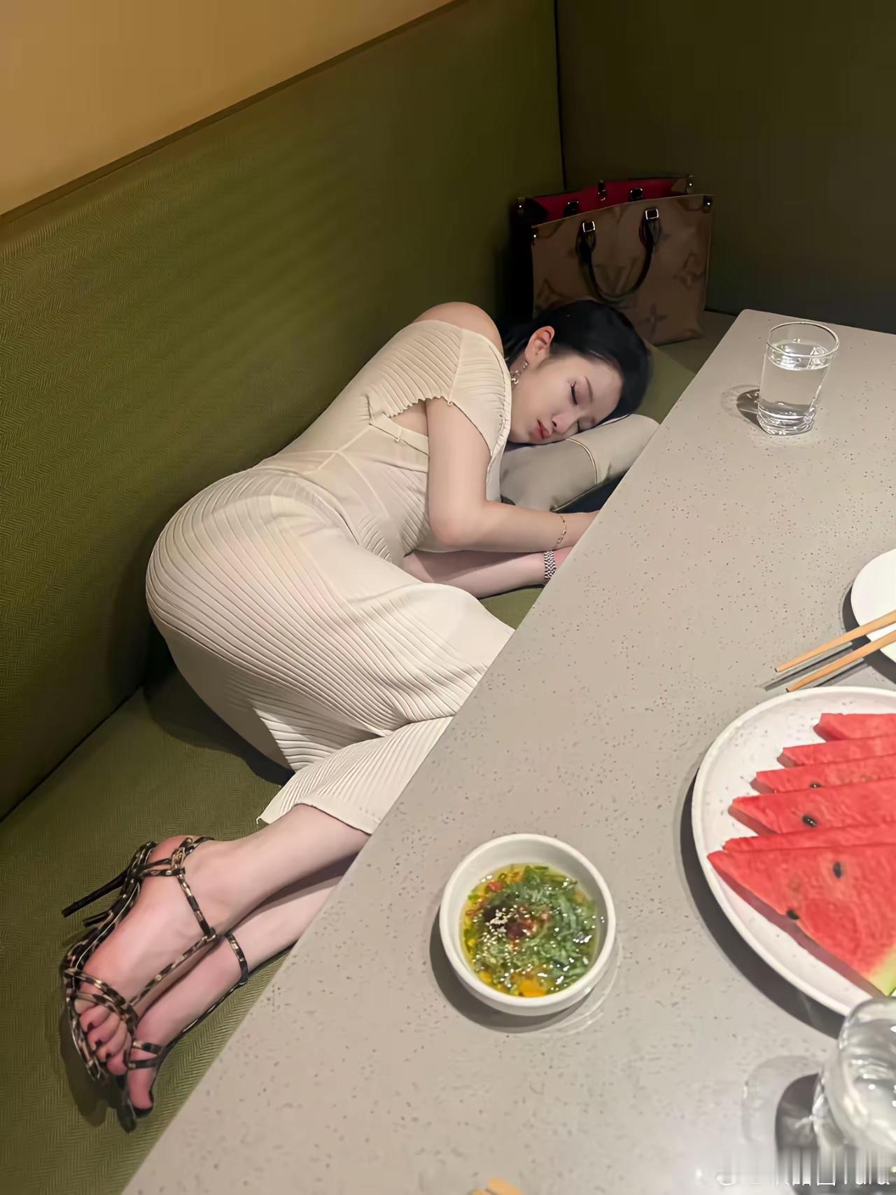 岳父最掉价的12种行为，做一条女婿就看不起你很多人都觉得，婆媳关系是家庭矛