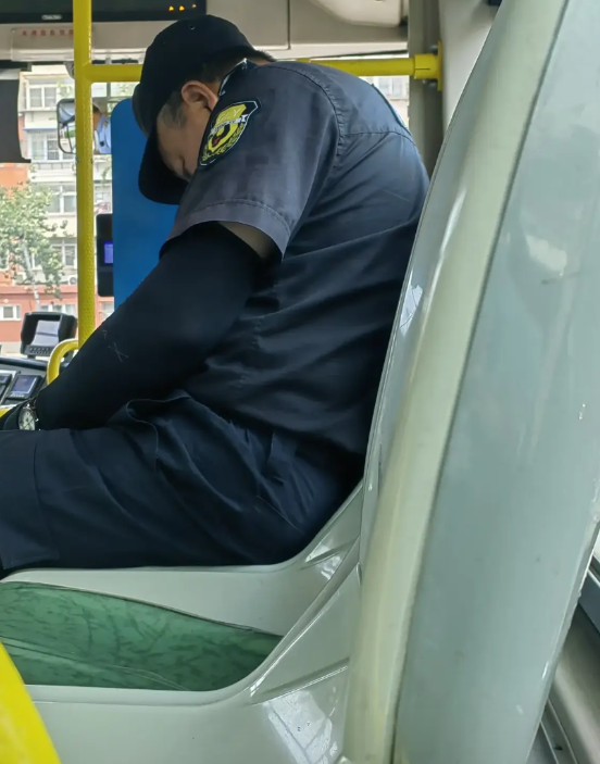 媒体上说北京公交车要撤掉保安了，这种说法已经持续了一个多月了。经过我这一个月的
