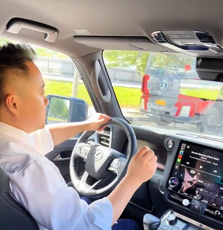 2.4T+混合动力+非承载式车身，30万公里对它来说只是热身。强哥，都说雷克