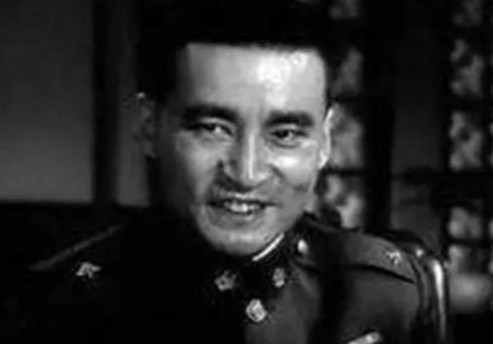 1949年12月9日，大特务徐远举准备逃走，他将沈醉给的通行证装进口袋之后，叹了