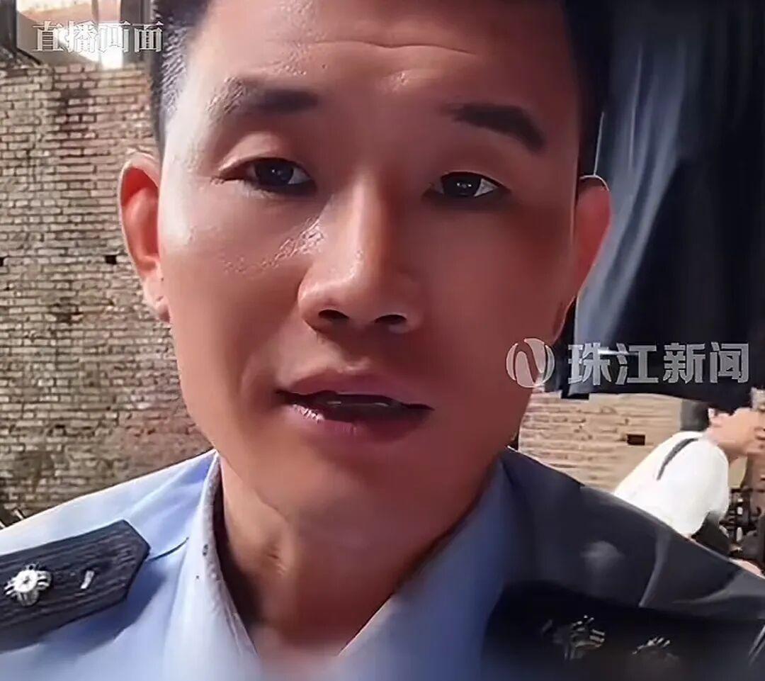 「嘎子哥」谢孟伟拍戏期间穿警服直播带货，本人道歉称是戏服，他要承担哪些责任？近