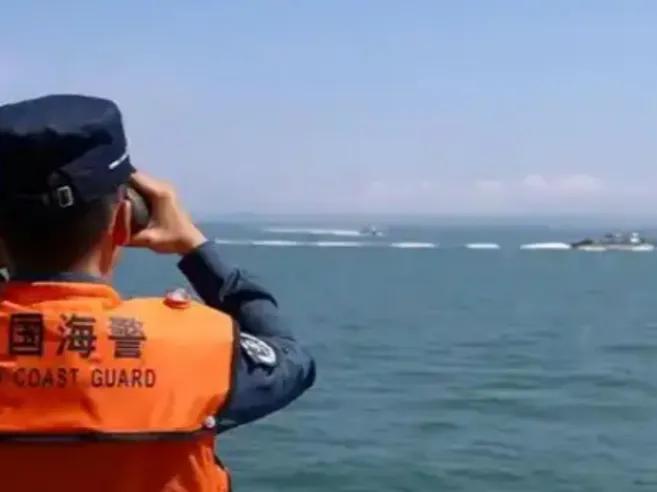 6月20日，路透社报道:“白宫发言人卡罗琳就中国海警用水炮驱离抵近黄岩岛附近的菲