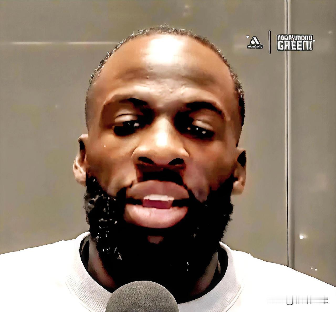 勇士恶汉追梦格林话里有话啊！追梦在今天的一档节目中谈到字母哥现在的处境时说道：