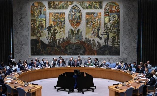 联合国是不是快散架了？王毅外长在纽约当着100多国代表的面，直接摊牌：人类文明已