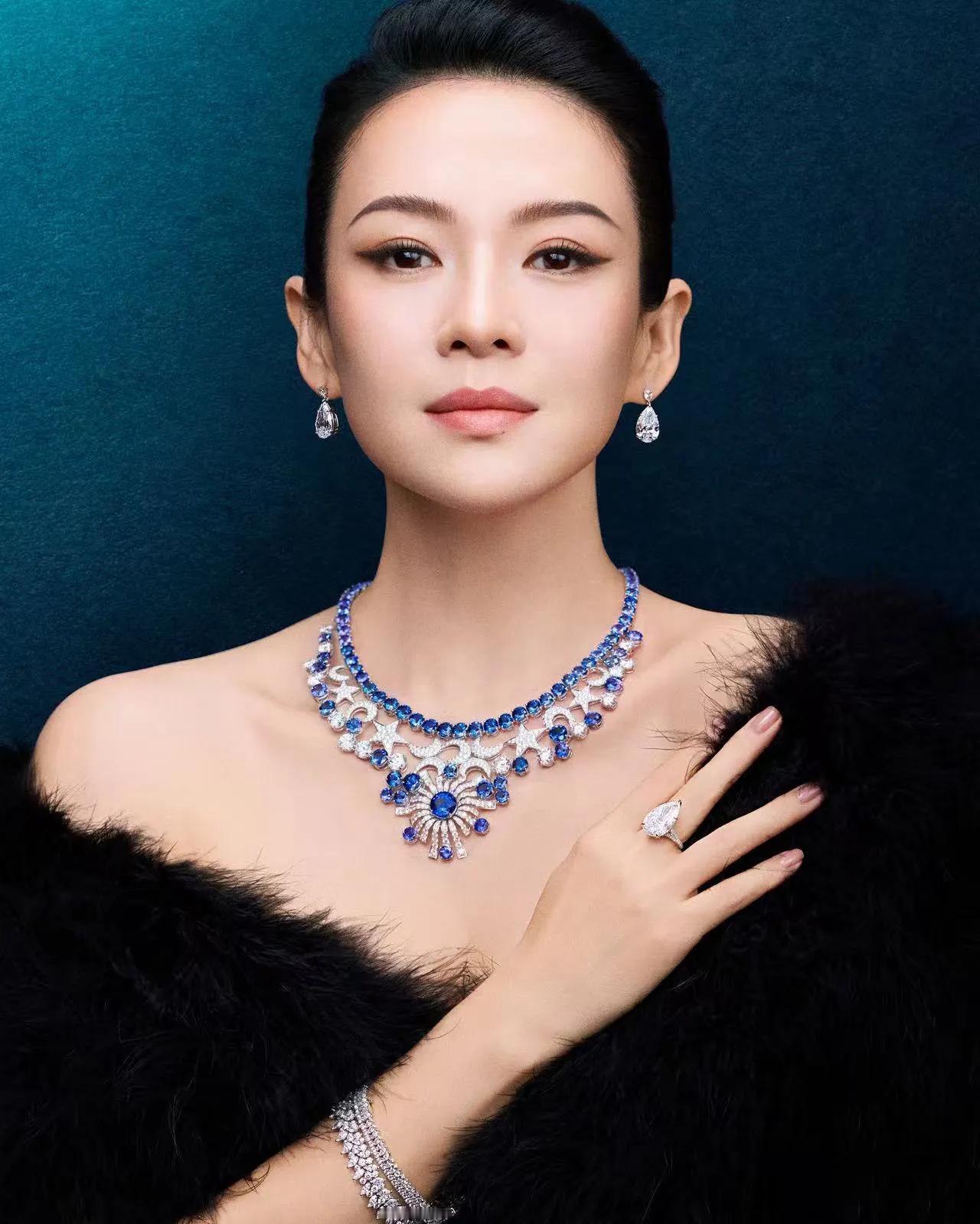 汪峰现在应该沉默了不是因为事业发展不成功不是因为和森林北感情不好了，而是他完