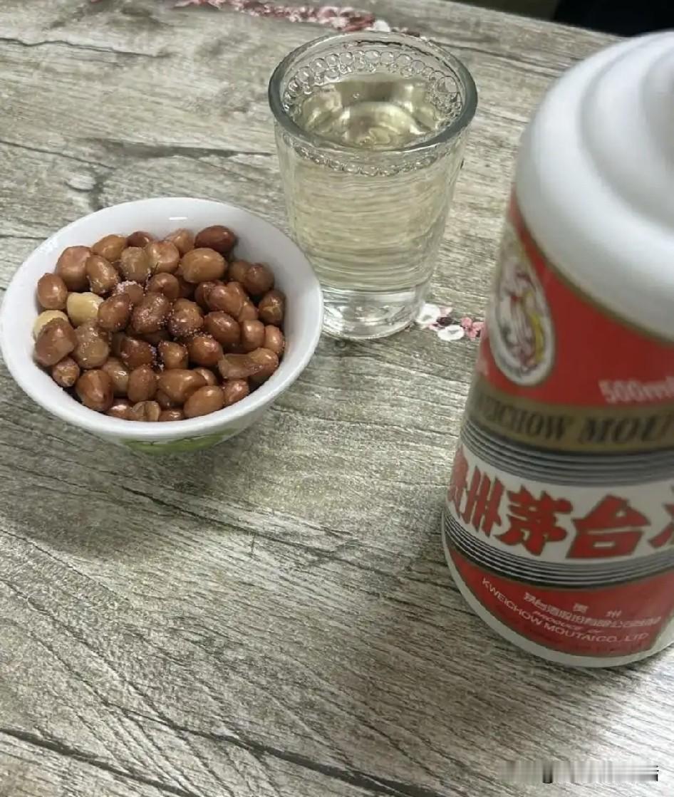 喝酒的时候来一盘花生米，那是绝配呀！想当初，我对花生米是有误解的！花生米这个