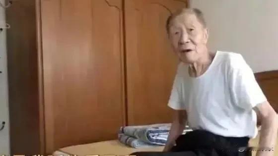 好难过呀，8月2日“凯凯的幸福生活”发布讣告，网红凯凯爷爷梁怀诚于7月24日在家