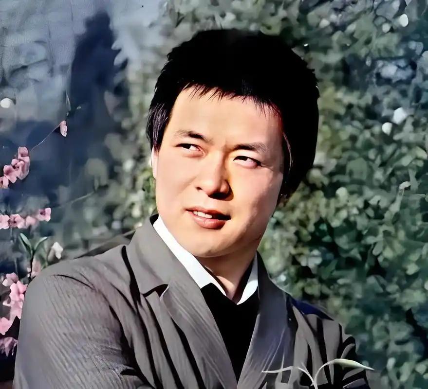 1982年的南京，24岁的迟志强红得发紫，他压根没想到，帮大明星刘晓庆一个忙，竟