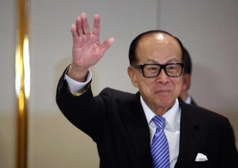 李嘉诚这一次让人刮目相看，原本我以为霍家捐赠3000万港元够多了，没想到李嘉诚基