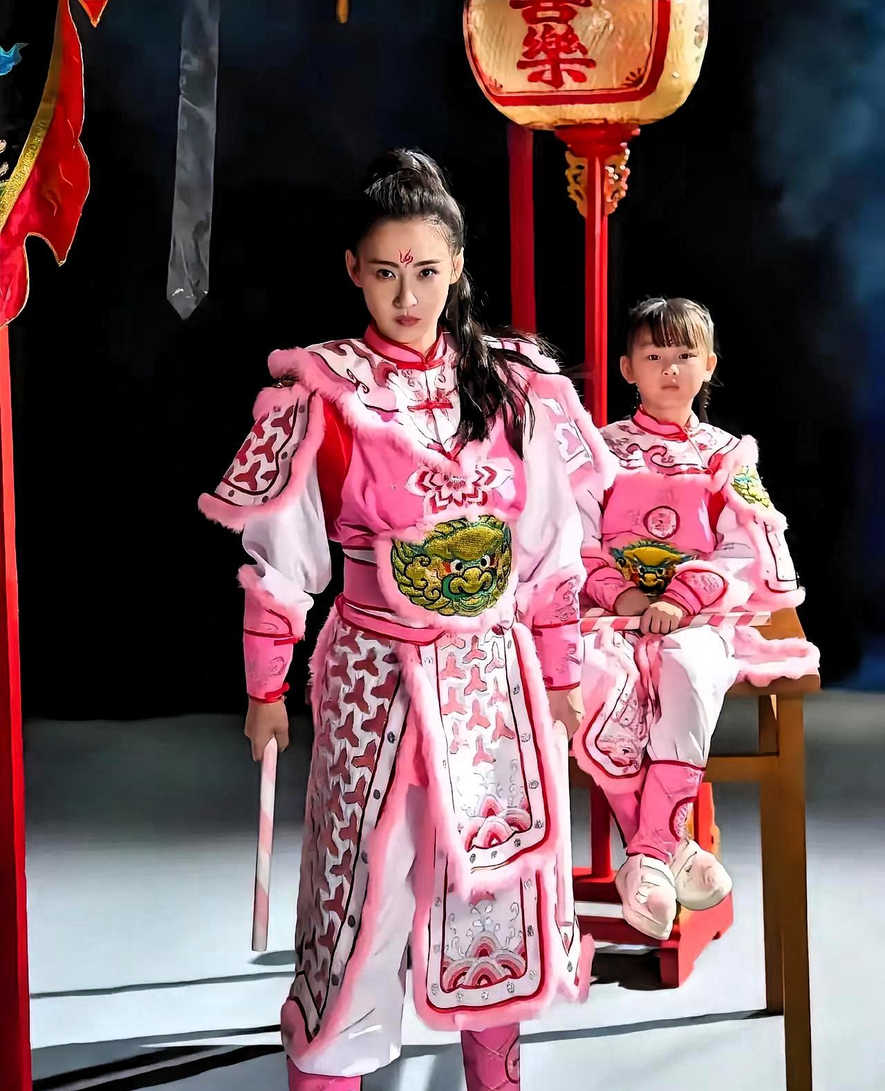 明明是六百年的老传统，偏要靠一个香港女明星才火出圈，张柏芝这波操作，打了多少人的