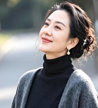 一句特别实在的话：“管住嘴，就是在攒好运。别人家的闲事，不评价；自