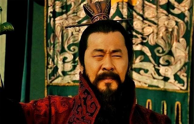 关羽为何在华容道放过曹操？原来他根本捉不住曹操，不信你来看看赤壁一战，曹操狼