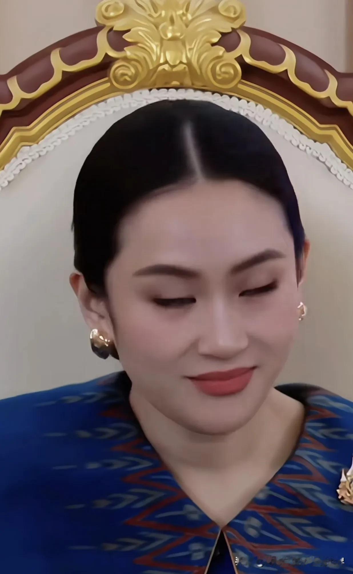 佩通坦被停职的这段时间里，泰国的损失真的不小。消息称，泰国的旅游业收入从1.71