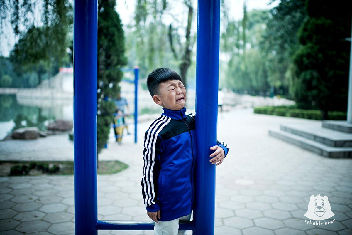 生了个熊孩子, 妈妈忍不住想动手