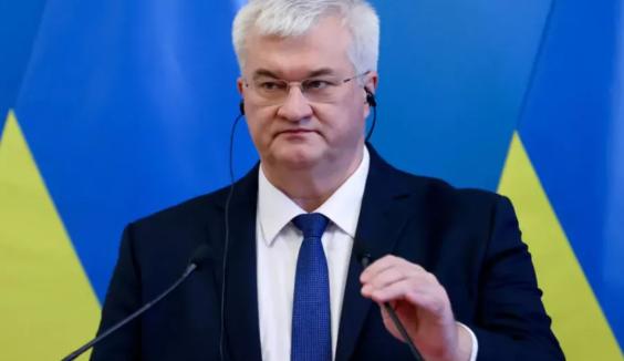 乌克兰外长宣布：凡购买俄罗斯石油的国家，不得参与乌克兰重建。乌克兰外长的那番