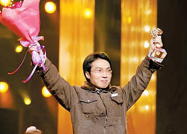 说实话，二十一年前那个感动中国的画面，现在想起来还跟昨天似的。一个二十出头的河南