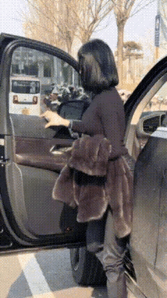 上班前和下班后每一天就这样重复着领导们是真不好伺候呀不知道你们的工作轻松吗