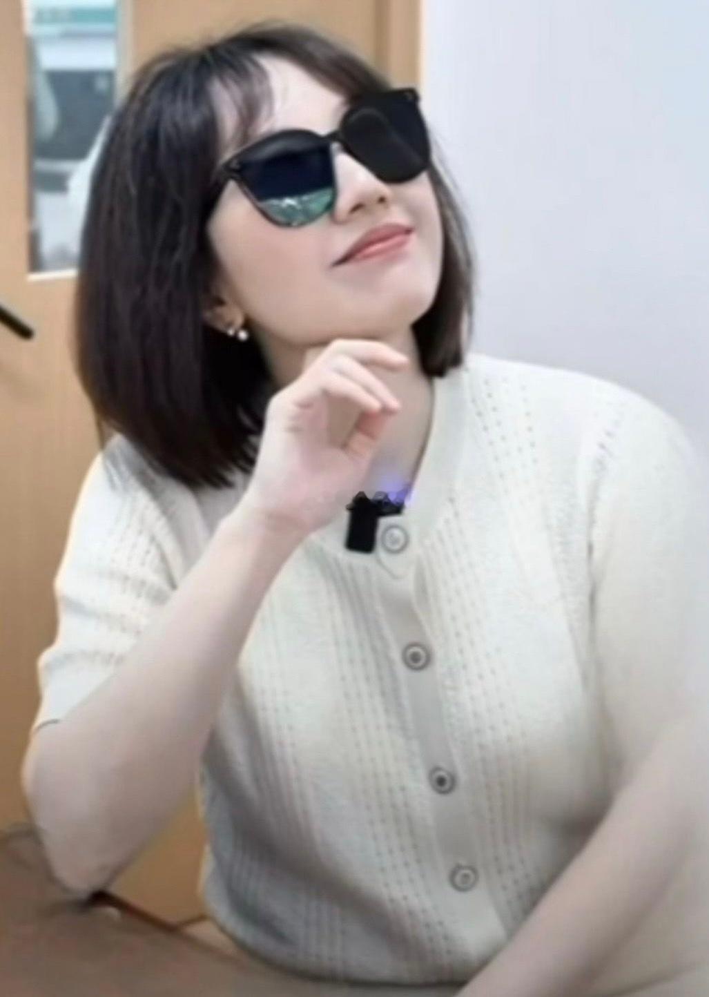 在沙发上，曾琦她自己爬上去的，想进步的人，真的都这么主动吗？湖南通报祖某某曾某生