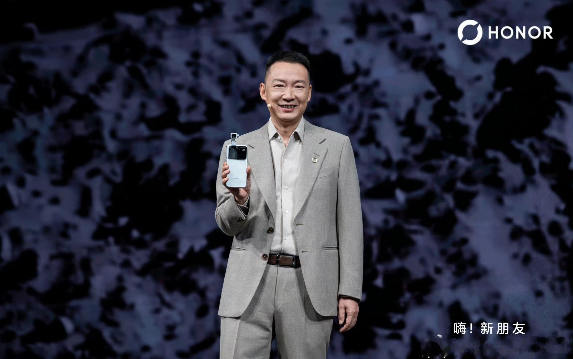 荣耀RobotPhone价格荣耀RobotPhone价格出来了，9999元起，