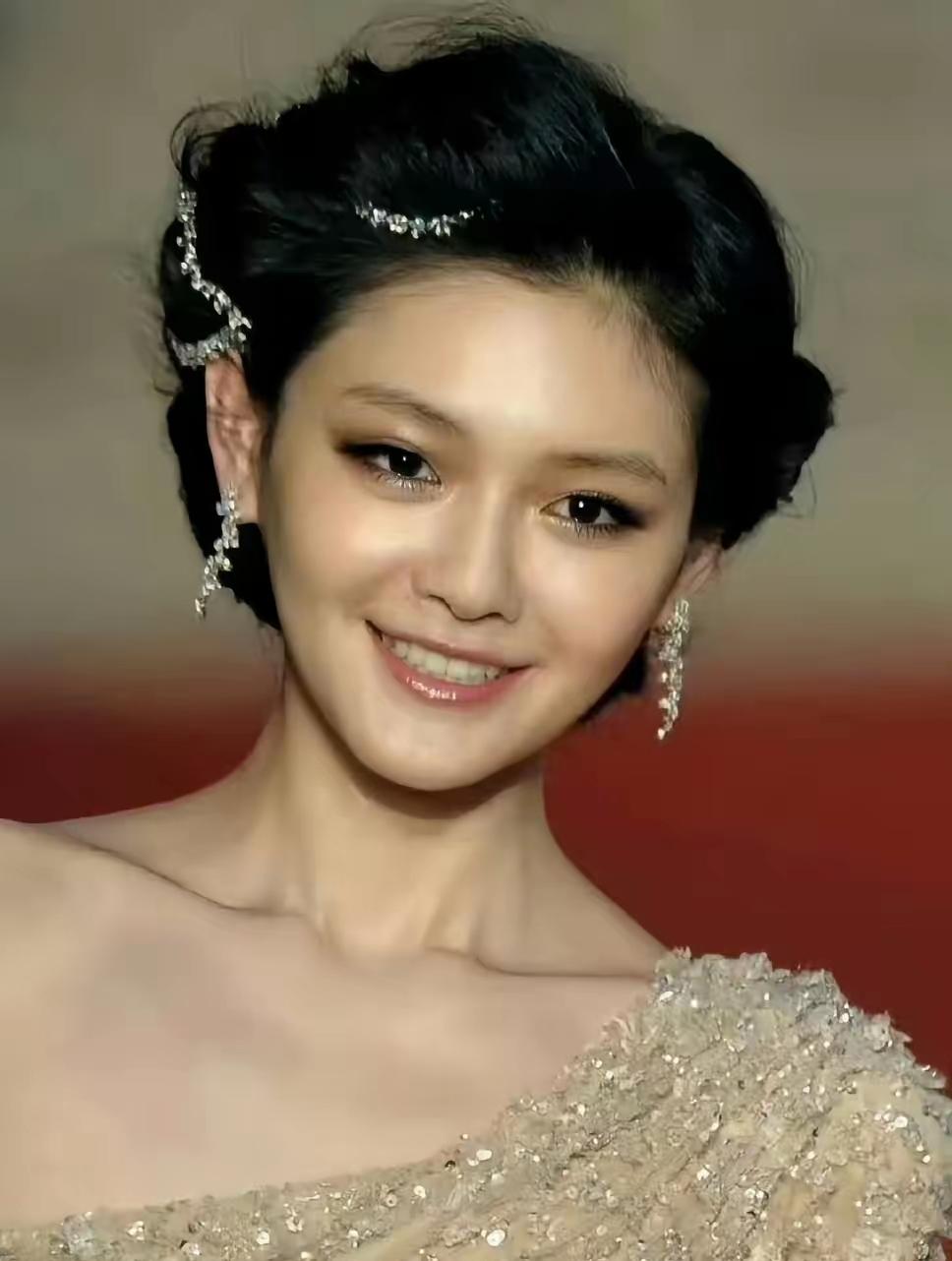 原来大S那会儿不舒服，心里头想的全是赶紧回家。她可不是被那些闲言碎语给压垮的，而