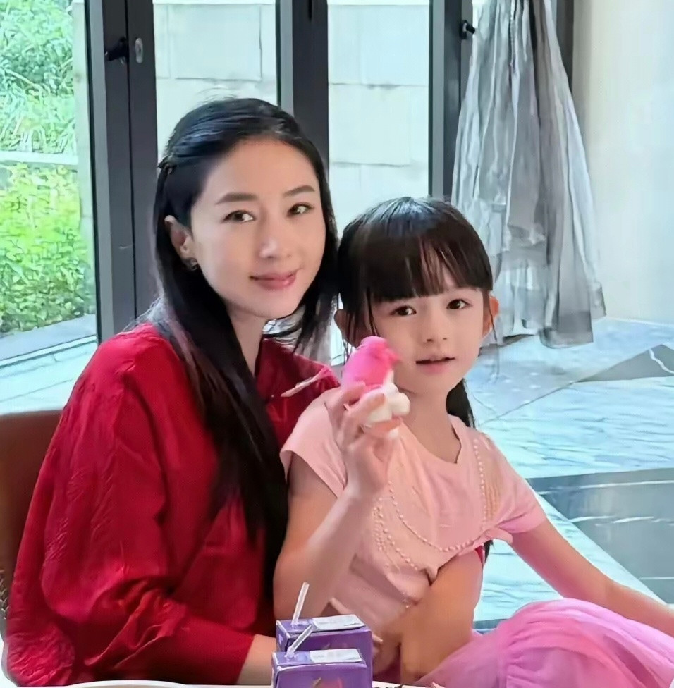 樊少皇的女儿也太漂亮了吧感觉比章子怡林心如的女儿还要好看在娱乐圈应该是