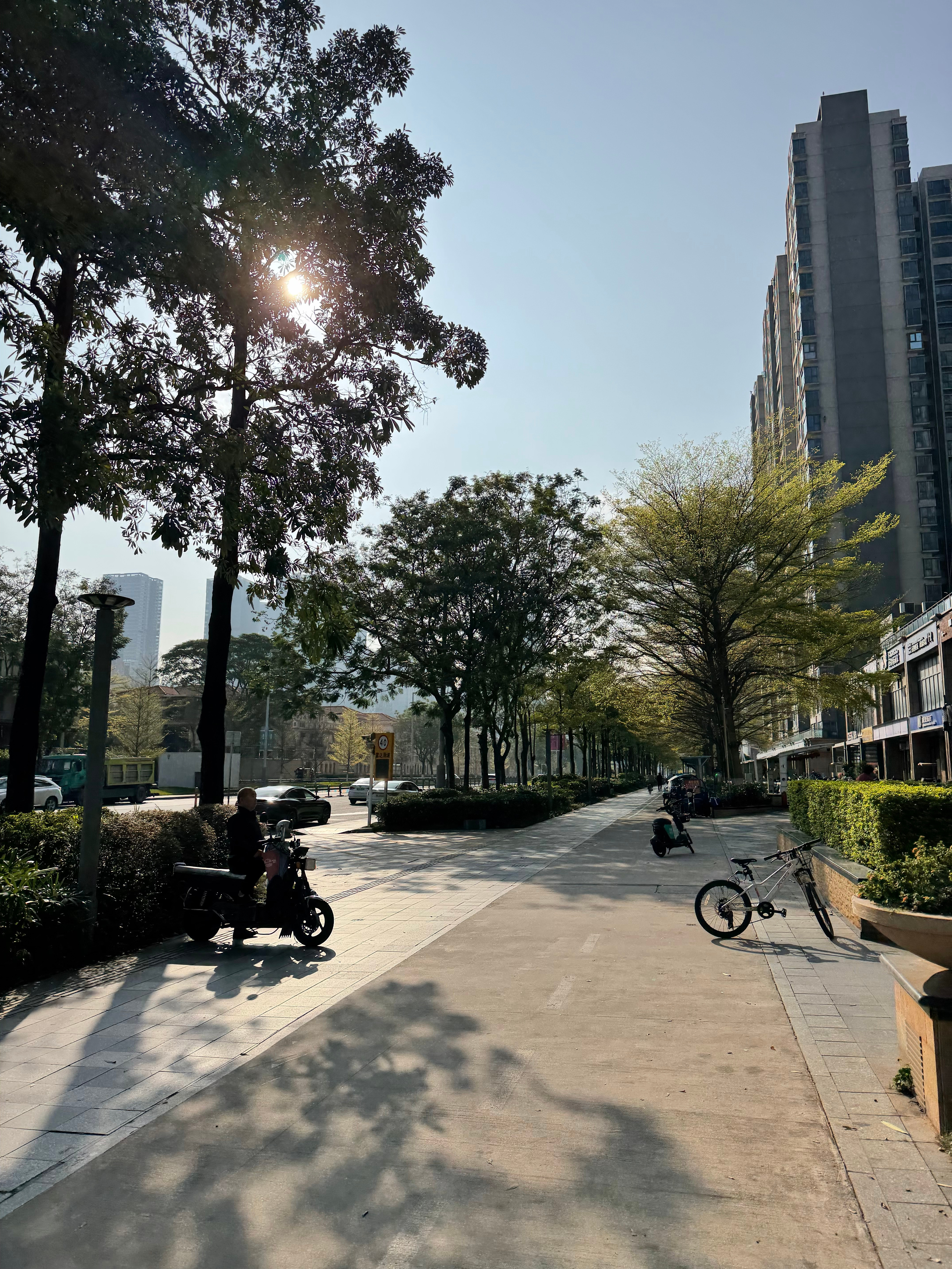 早安，今天尝试了下飓风相机的Live图，感觉确实比原相机好一些不过图片体积很低，