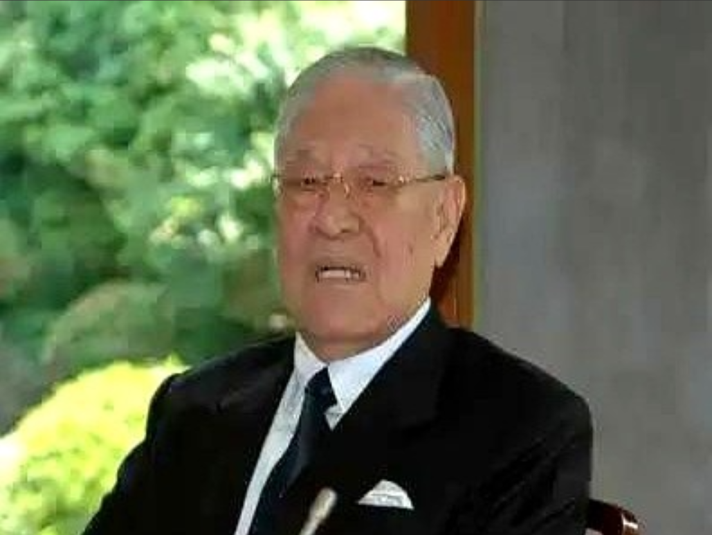 1996年，李登辉上台后撤掉蒋氏父子的陵墓守卫，并于台湾大肆破坏蒋介石雕像，宋美